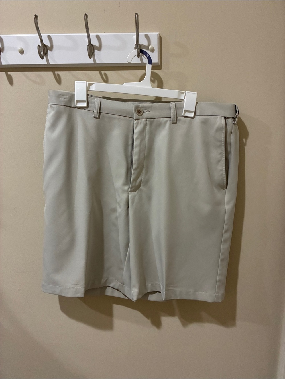 Men’s cool pro shorts.